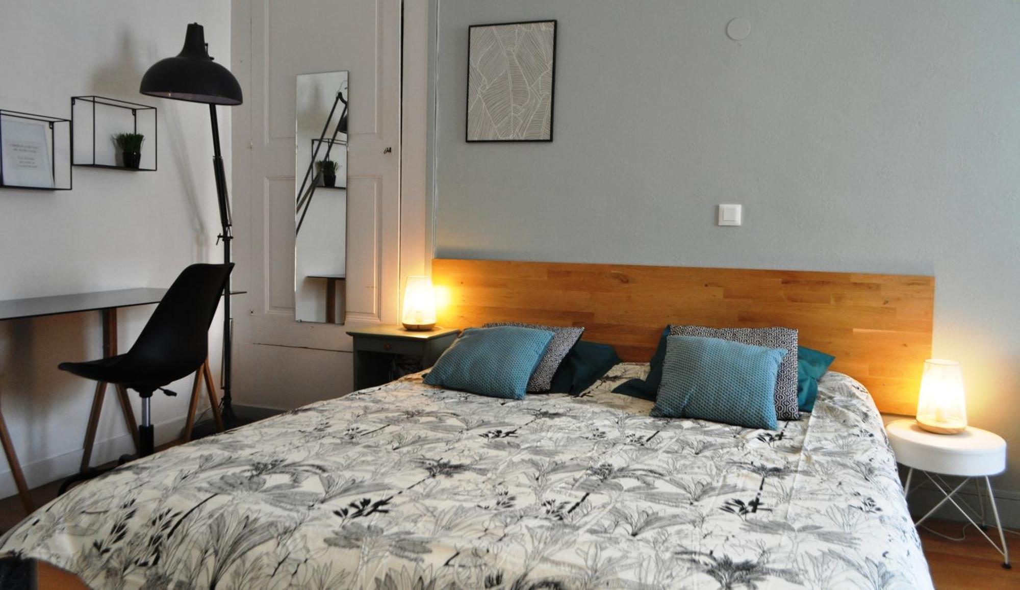 SEJOURAIXLESBAINS - Appartements Confidence hyper centre calme Aix-les-Bains Chambre photo