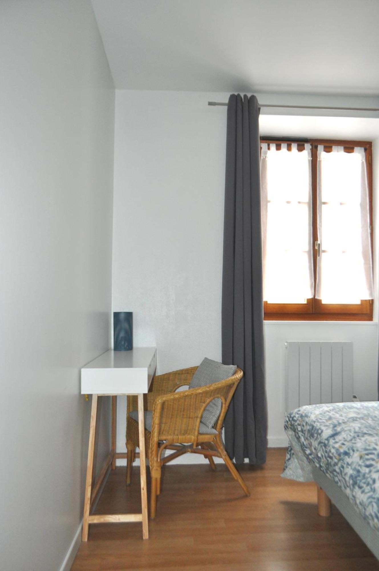 SEJOURAIXLESBAINS - Appartements Confidence hyper centre calme Aix-les-Bains Chambre photo