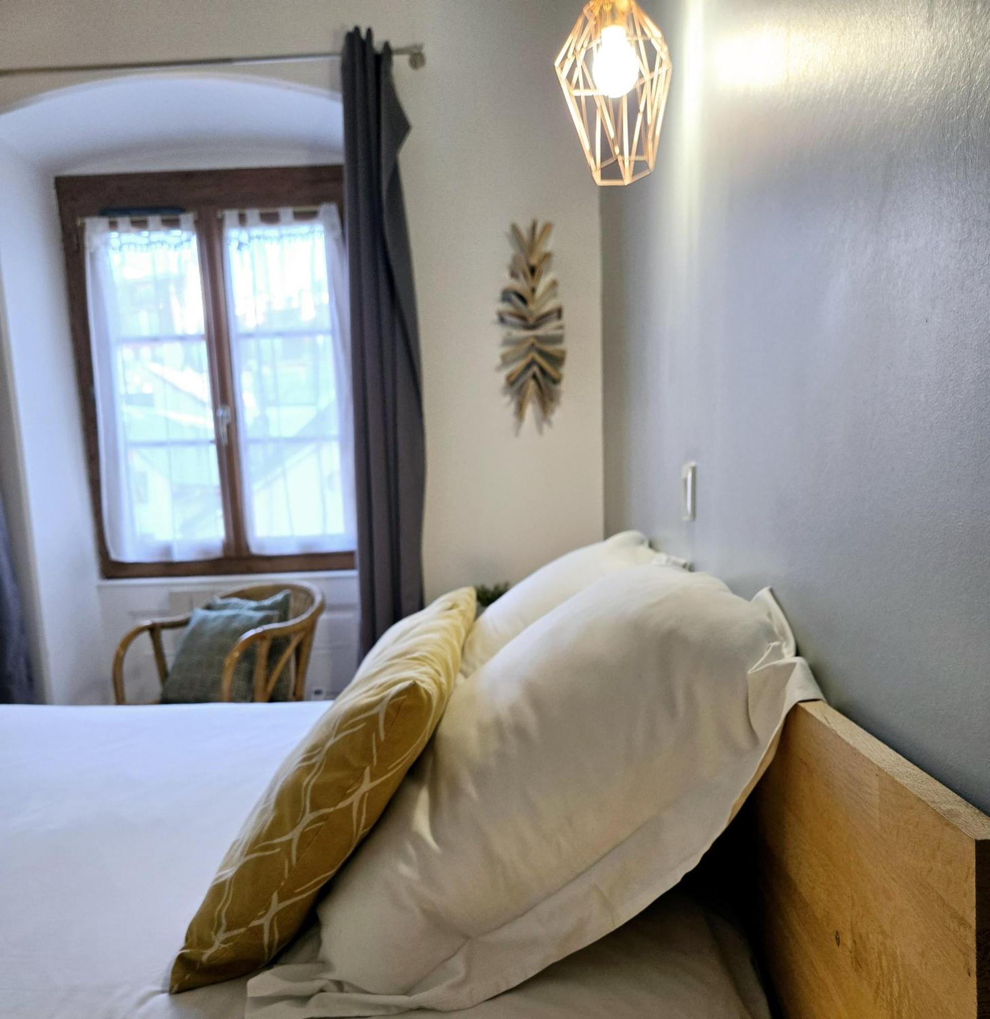 SEJOURAIXLESBAINS - Appartements Confidence hyper centre calme Aix-les-Bains Chambre photo