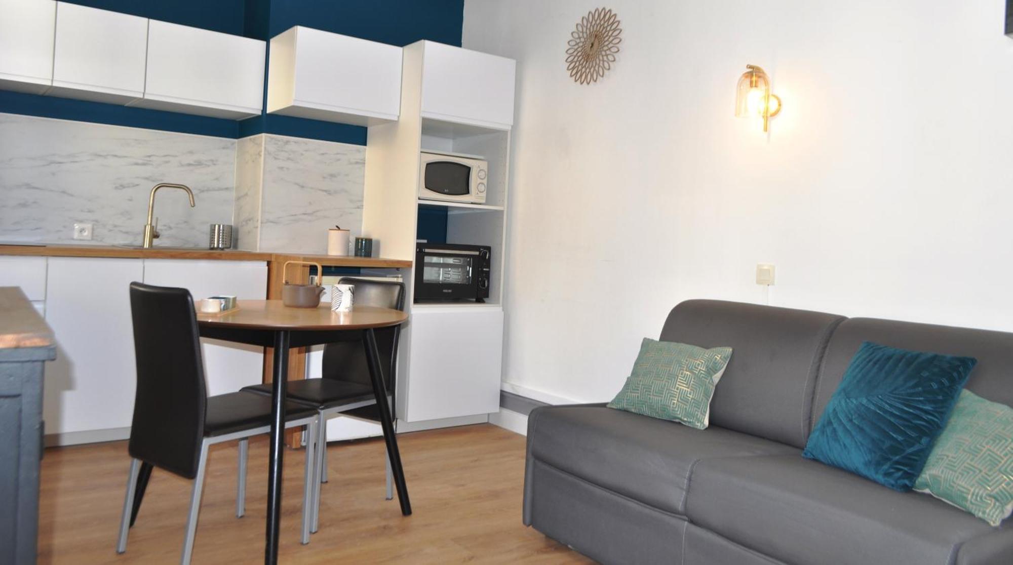 SEJOURAIXLESBAINS - Appartements Confidence hyper centre calme Aix-les-Bains Chambre photo