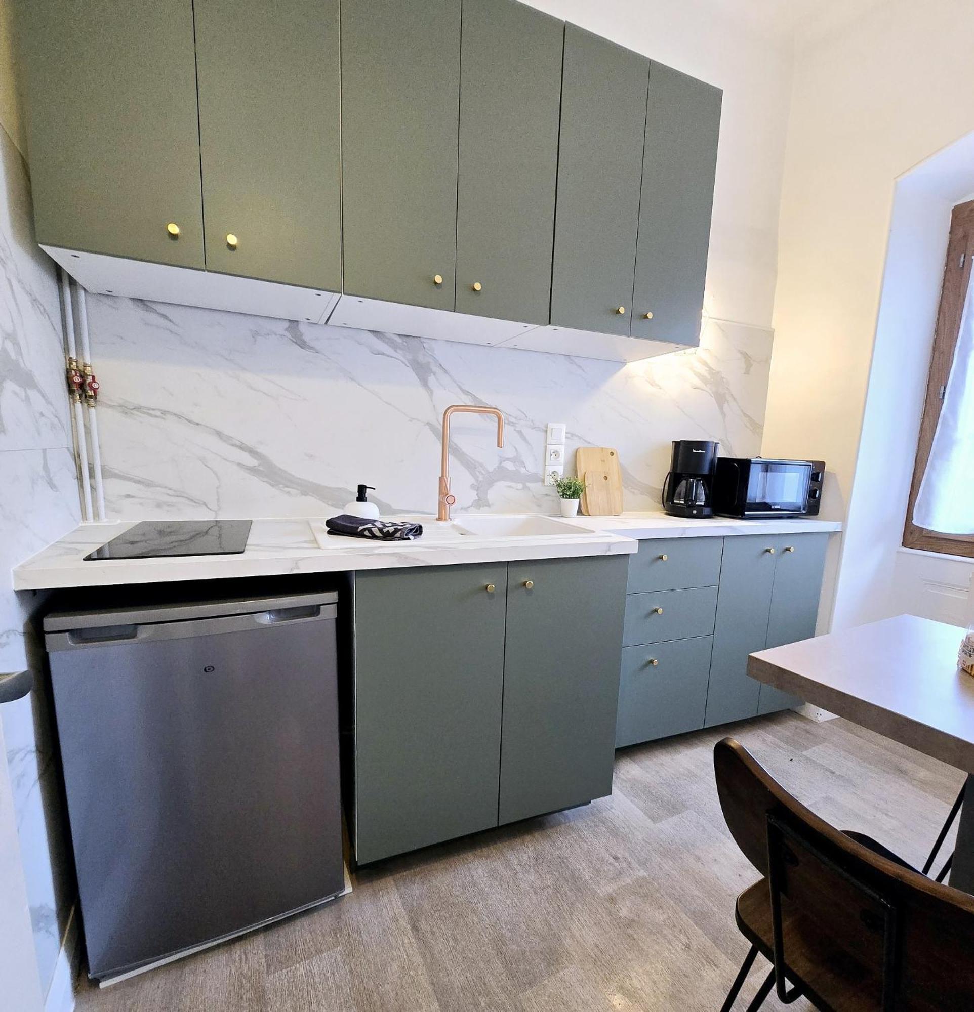 SEJOURAIXLESBAINS - Appartements Confidence hyper centre calme Aix-les-Bains Chambre photo
