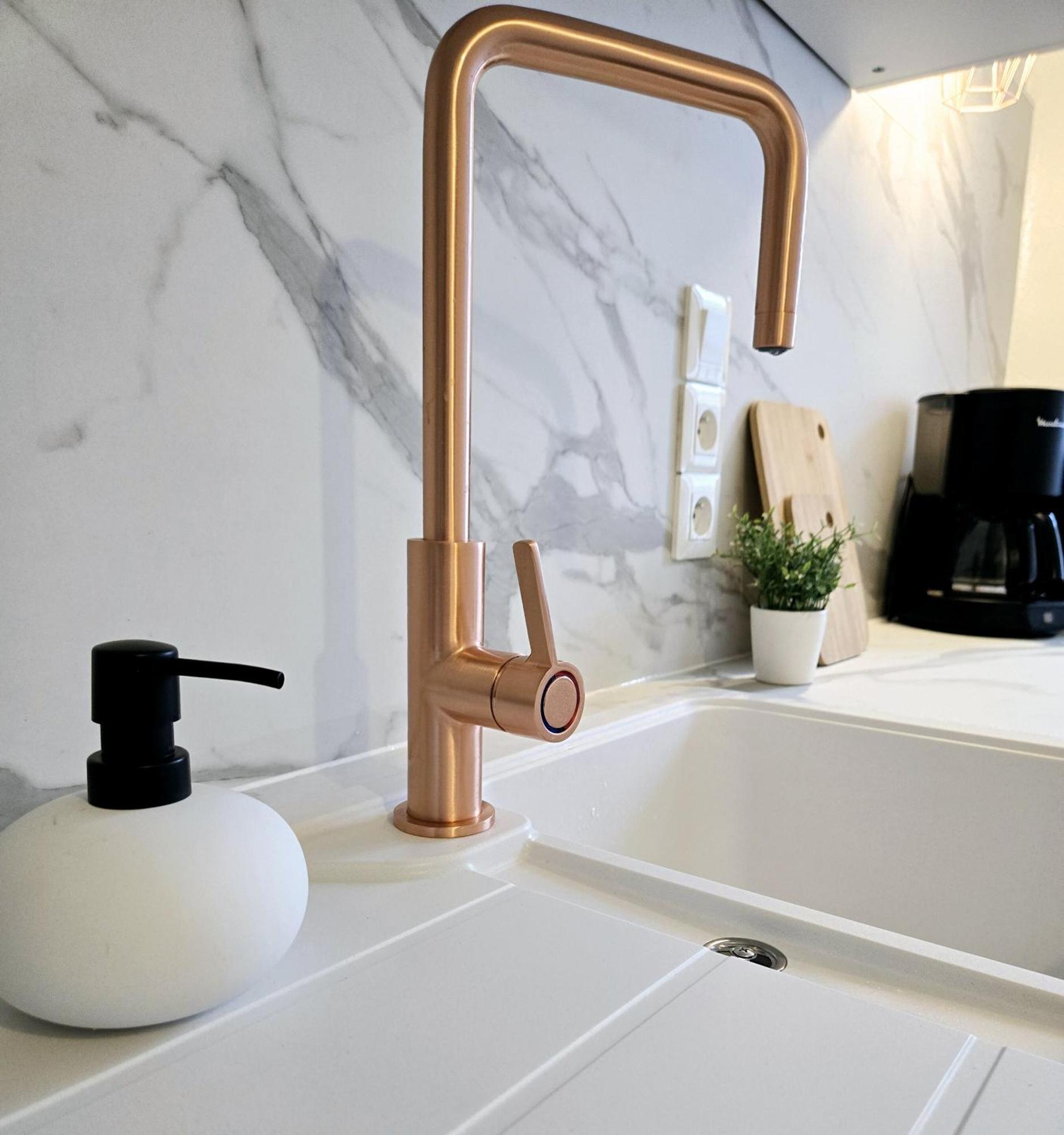 SEJOURAIXLESBAINS - Appartements Confidence hyper centre calme Aix-les-Bains Chambre photo