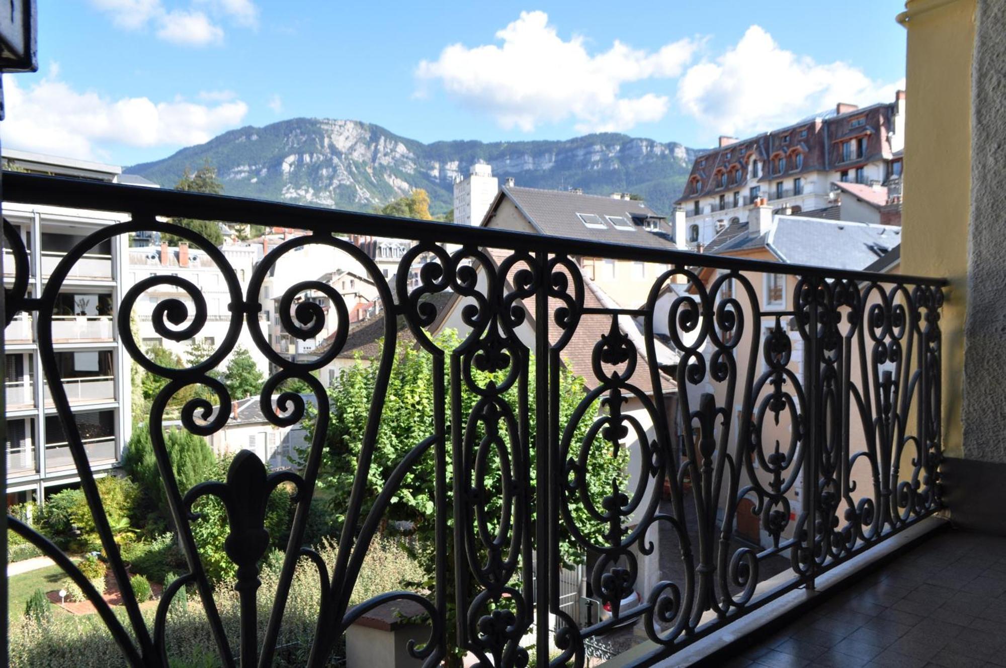 SEJOURAIXLESBAINS - Appartements Confidence hyper centre calme Aix-les-Bains Extérieur photo