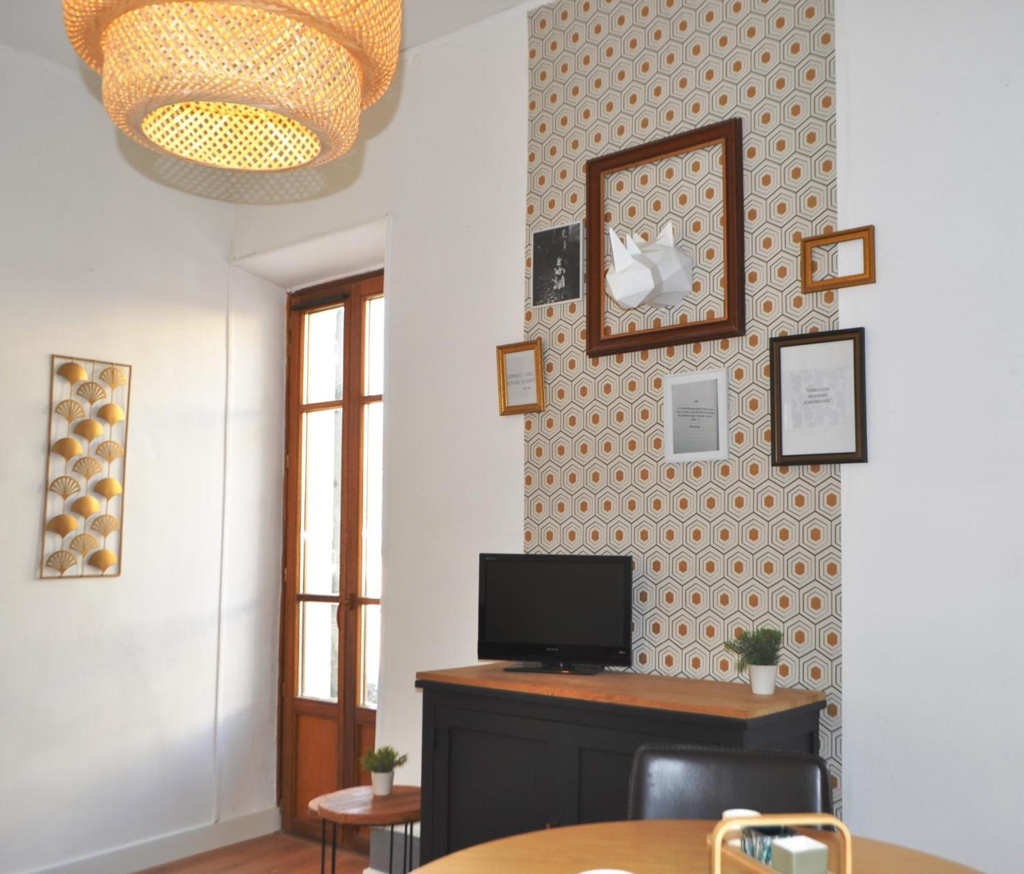 SEJOURAIXLESBAINS - Appartements Confidence hyper centre calme Aix-les-Bains Chambre photo