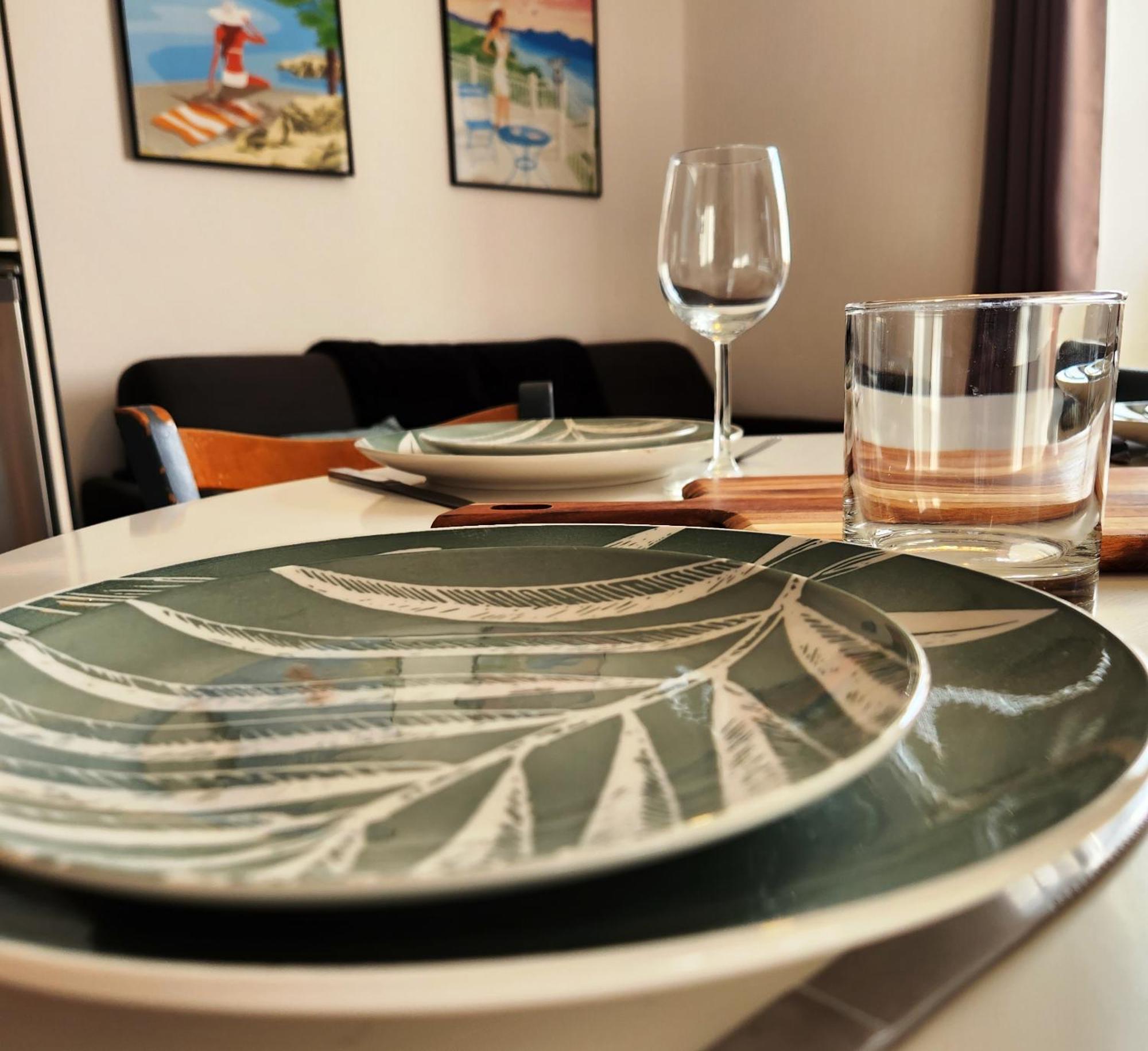 SEJOURAIXLESBAINS - Appartements Confidence hyper centre calme Aix-les-Bains Chambre photo