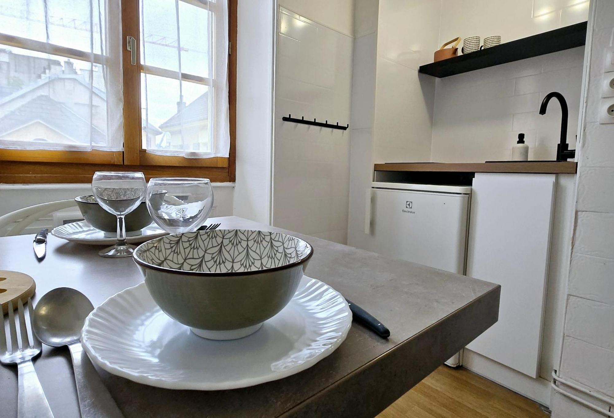 SEJOURAIXLESBAINS - Appartements Confidence hyper centre calme Aix-les-Bains Chambre photo